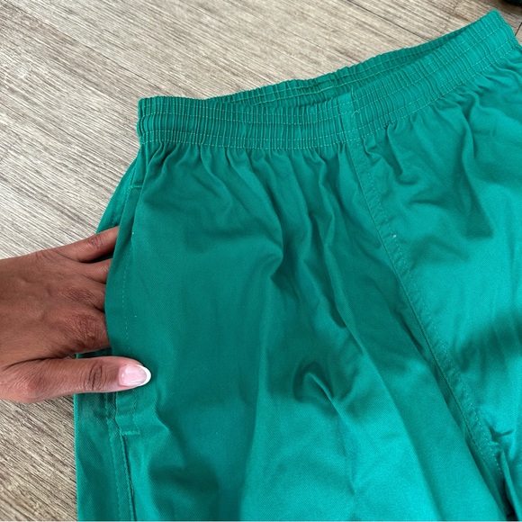 NWOT St. John’s Bay Bermuda Shorts 💚 - Picture 2 of 4